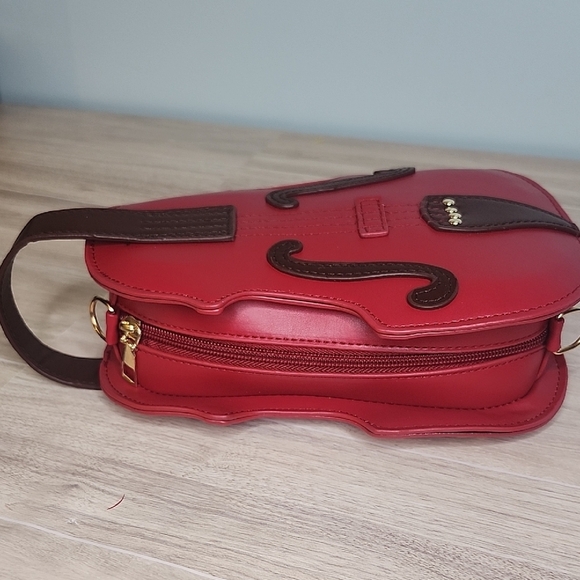 Red‎ Violin-Shaped Handbag - Picture 3 of 5